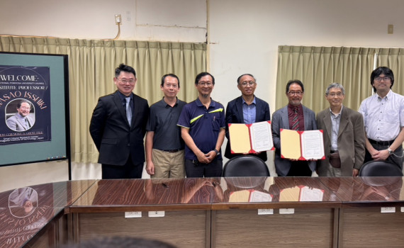 A commemorative group photo of all attendees